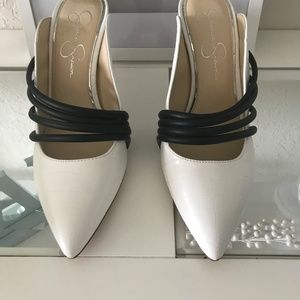Jessica Simpson JP-Hadriena size 11M White/Black